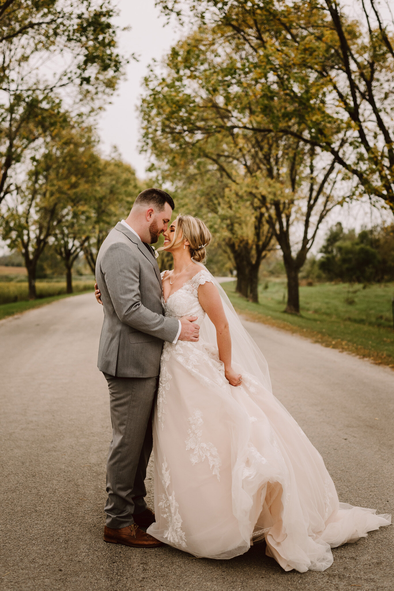 Intimate Fall Wedding Wanatee Park, Cedar Rapids, Iowa - Iowa Wedding Photographer